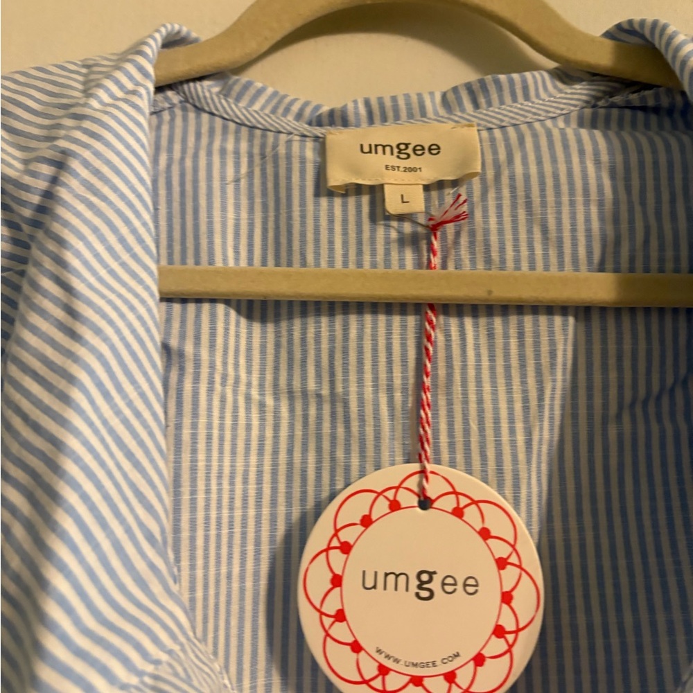 NWT 2 umgee tops 1 size m and other L - Picture 11 of 16